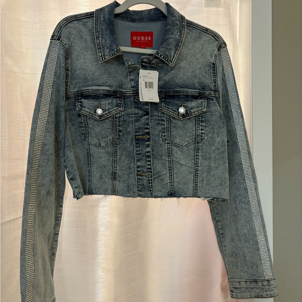 Guess Cropped Denim Jacket - measurements in photos